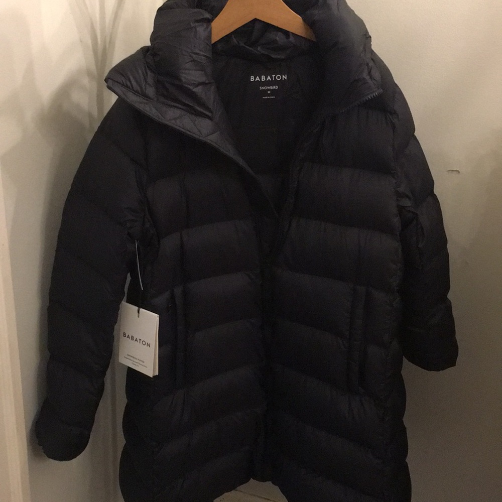 Aritizia Babaton Snowbird Medium New with tags